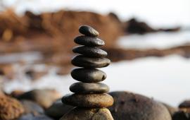 rocks balancing